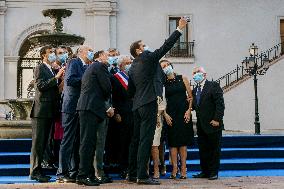 President Sebastián Piñera enters the Palacio de La Moneda for the last time